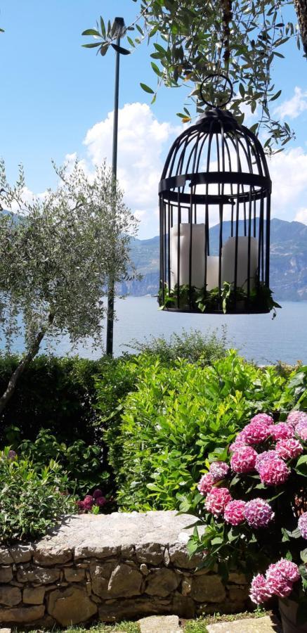 Villa Sul Lago Con Pontile Privato A Brenzone Sul Garda - Unique And Exclusive Exterior photo