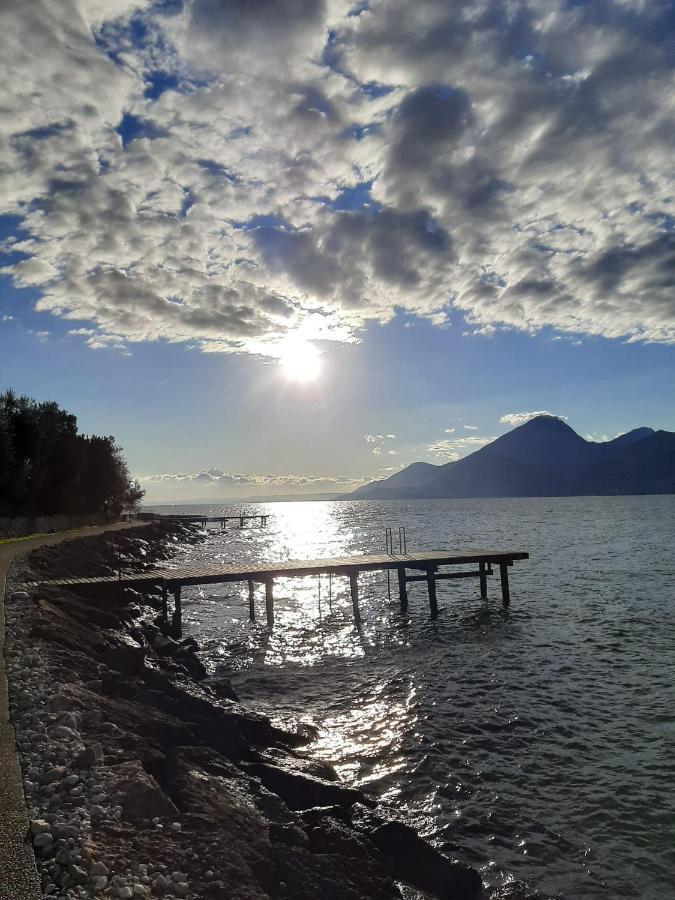 Villa Sul Lago Con Pontile Privato A Brenzone Sul Garda - Unique And Exclusive Exterior photo