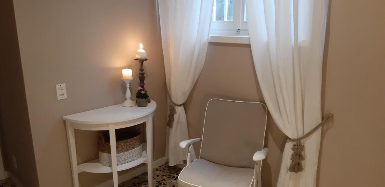 Villa Sul Lago Con Pontile Privato A Brenzone Sul Garda - Unique And Exclusive Exterior photo